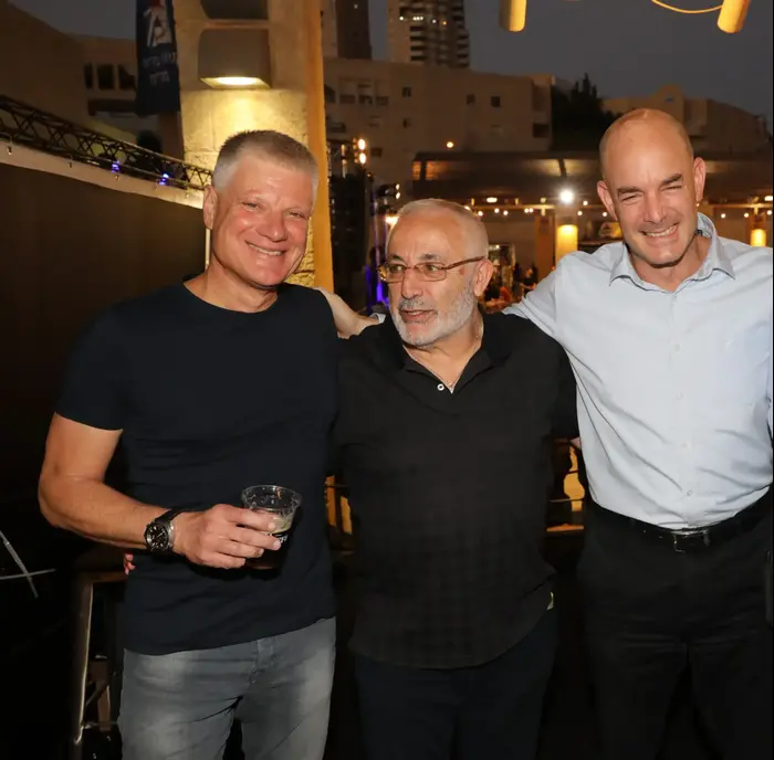 אייל חנקין, רוברט דהאן וארנון תורן (רפי דלויה) אייל חנקין, רוברט דהאן וארנון תורן (רפי דלויה)