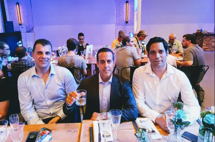 איתי קריידן , עמיחי עורקבי עידו אלמוג (יח"צ , רונית מטיאס)