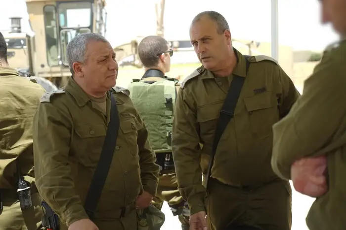 ביקור הרמטכ"ל, גדי איזנקוט באוגדת עזה, 26 באוגוסט 2018 (דובר צה"ל) ביקור הרמטכ"ל, גדי איזנקוט באוגדת עזה, 26 באוגוסט 2018 (דובר צה"ל)