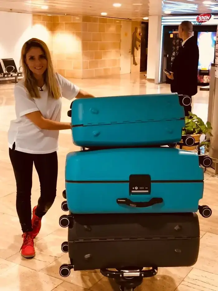 שירי מימון טסה לעבוד בניו יורק (ניר פקין) שירי מימון טסה לעבוד בניו יורק (ניר פקין)