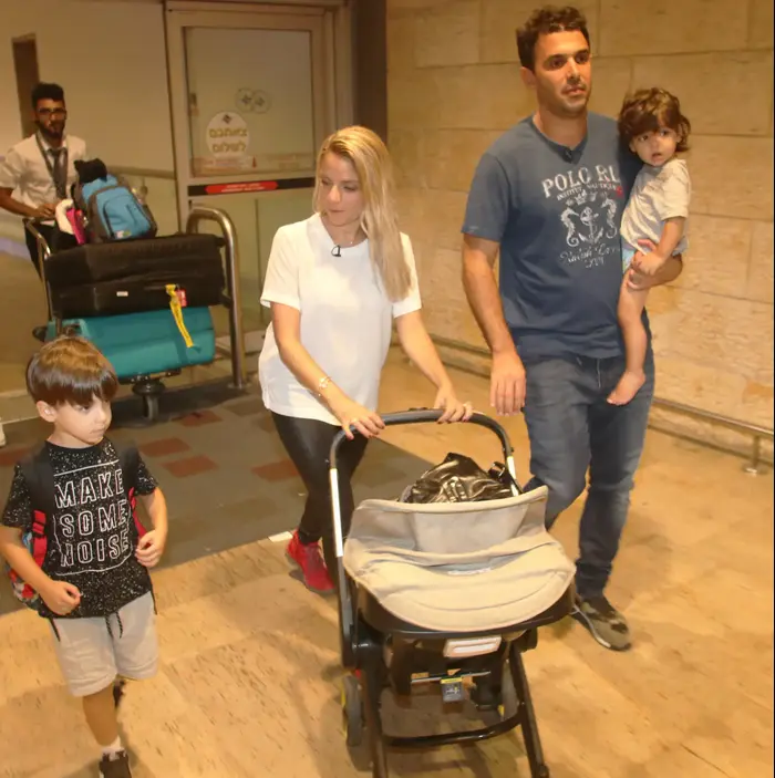 שירי מימון טסה לעבוד בניו יורק (ניר פקין) שירי מימון טסה לעבוד בניו יורק (ניר פקין)