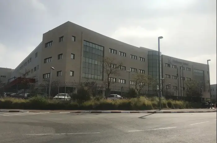 אמות עסקת יוניליוור (יח"צ , בני פורמן) אמות עסקת יוניליוור (יח"צ , בני פורמן)