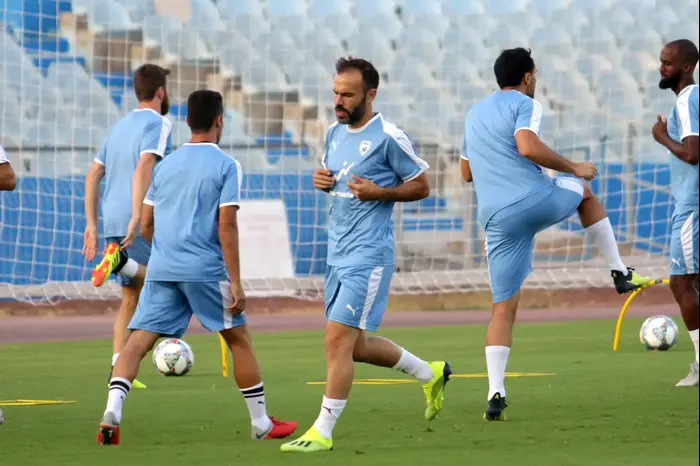 ביברס נאתכו שחקן נבחרת ישראל (יוסי ציפקיס) ביברס נאתכו שחקן נבחרת ישראל (יוסי ציפקיס)