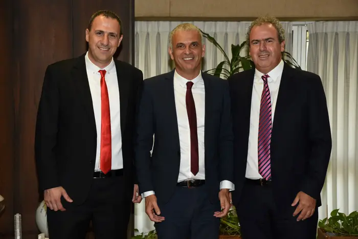 יורם דבש, משה כחלון, ערן זיני. (יח"צ , אלעד גוטמן)