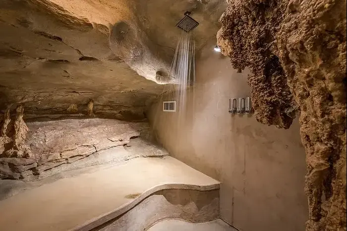 מערת יוקרה Beckham Creek Cave (יח"צ) מערת יוקרה Beckham Creek Cave (יח"צ)