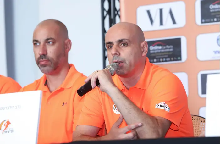 נדב זילברשטיין מאמן עירוני נס ציונה (דני מרון) נדב זילברשטיין מאמן עירוני נס ציונה (דני מרון)
