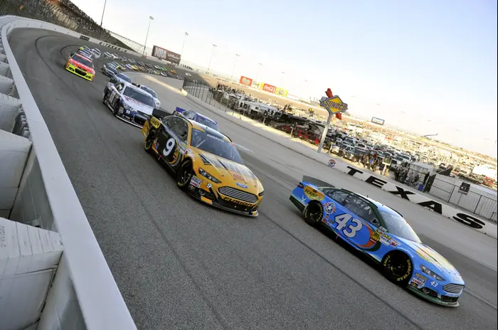 הקפות שניות: דברים שצריך לדעת על NASCAR (אתר יצרן , יצרן) הקפות שניות: דברים שצריך לדעת על NASCAR (אתר יצרן , יצרן)