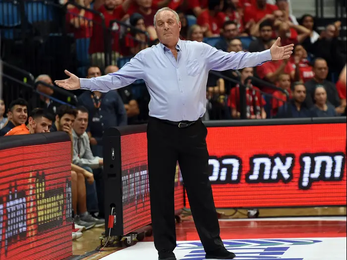 צביקה שרף מאמן מכבי ראשון לציון (ברני ארדוב) צביקה שרף מאמן מכבי ראשון לציון (ברני ארדוב)