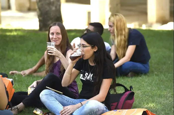 היום הראשון ללימודים באוניברסיטת בן גוריון, באר שבע, אוקטובר 2018 (ראובן קסטרו) היום הראשון ללימודים באוניברסיטת בן גוריון, באר שבע, אוקטובר 2018 (ראובן קסטרו)