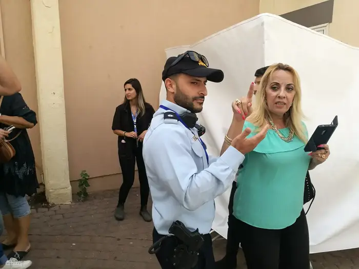 אורנה פרץ אשר התעמתה עם רה"מ במהלך חניכת בית חולים בקריית שמוה (מערכת וואלה! NEWS , אלי אשכנזי) אורנה פרץ אשר התעמתה עם רה"מ במהלך חניכת בית חולים בקריית שמוה (מערכת וואלה! NEWS , אלי אשכנזי)