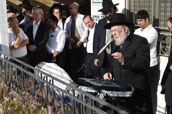 הרב לאו בהתכנסות והספדים לזכרו של עו"ד יעקב וינרוט , רמת גן (ראובן קסטרו) הרב לאו בהתכנסות והספדים לזכרו של עו"ד יעקב וינרוט , רמת גן (ראובן קסטרו)
