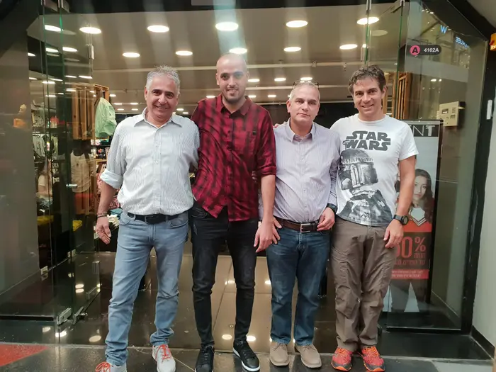 דן ואלון פילץ, עלי חיידרה, משה צוקרל (יח"צ , רונית מטיאס) דן ואלון פילץ, עלי חיידרה, משה צוקרל (יח"צ , רונית מטיאס)