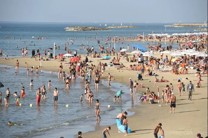 נופשים בתל אביב במהלך יום הבחירות 30 באוקטובר 2018 (ראובן קסטרו) נופשים בתל אביב במהלך יום הבחירות 30 באוקטובר 2018 (ראובן קסטרו)