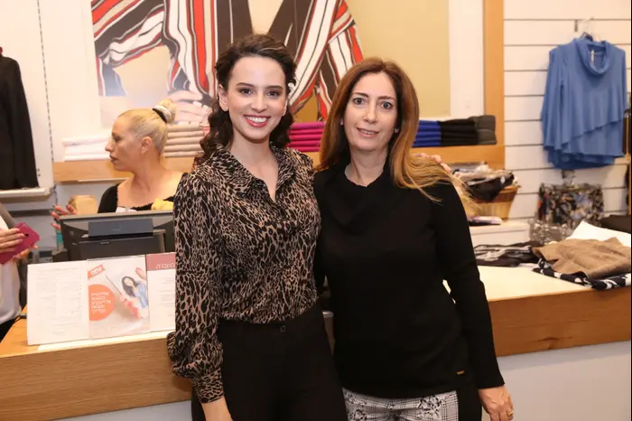 רויטל גבאי וקורין גדעון (יח"צ , דימה קרמינסקי) רויטל גבאי וקורין גדעון (יח"צ , דימה קרמינסקי)