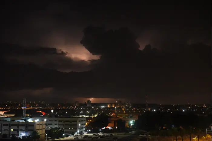 ברקים בשרון 28 באוקטובר 2018 (ראובן קסטרו) ברקים בשרון 28 באוקטובר 2018 (ראובן קסטרו)