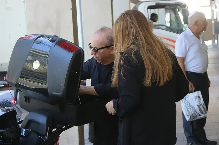 ענת עצמון, דני סנדרסון (מערכת וואלה! NEWS , פול סגל) ענת עצמון, דני סנדרסון (מערכת וואלה! NEWS , פול סגל)
