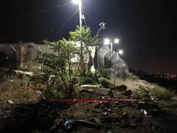 זירת הפיגוע בתחנת המשטרה בשכונת ארמון הניצב 14 בנובמבר 2018 (מערכת וואלה! NEWS , מאיה הורודניצ'אנו) זירת הפיגוע בתחנת המשטרה בשכונת ארמון הניצב 14 בנובמבר 2018 (מערכת וואלה! NEWS , מאיה הורודניצ'אנו)
