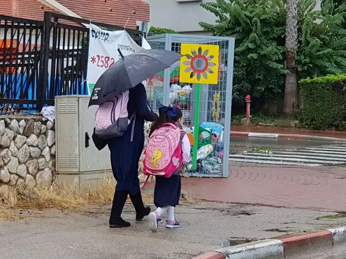 גשם בחדרה ב-16 בנובמבר 2018 (שלומי גבאי) גשם בחדרה ב-16 בנובמבר 2018 (שלומי גבאי)