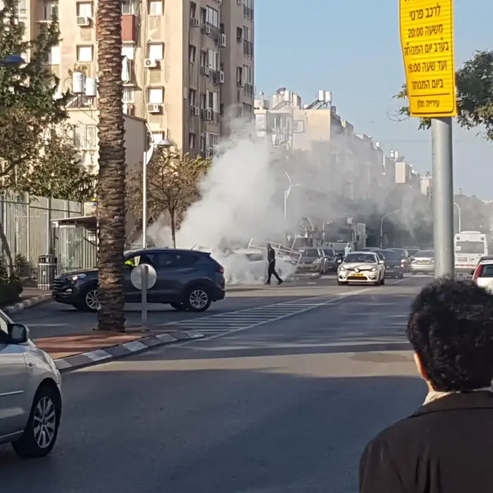 זירת הרצח בחולון (מערכת וואלה! NEWS , פיקוד מרכז) זירת הרצח בחולון (מערכת וואלה! NEWS , פיקוד מרכז)