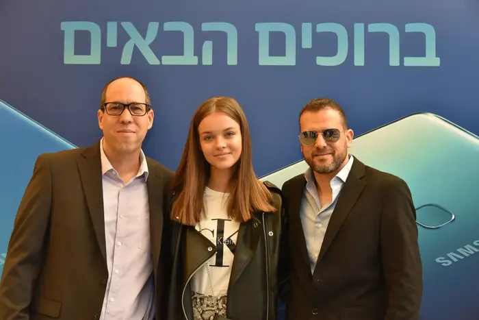 רונן סלם, אנה זק וגיא היבש (יח"צ , אלון גרגו מ) רונן סלם, אנה זק וגיא היבש (יח"צ , אלון גרגו מ)