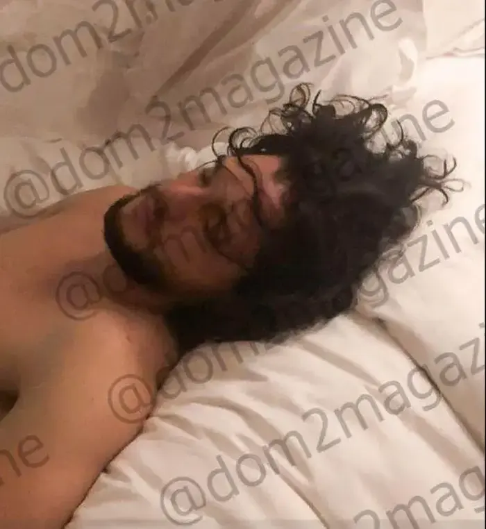 קיט הרינגטון צולם בעירום (צילום מסך , טוויטר) קיט הרינגטון צולם בעירום (צילום מסך , טוויטר)