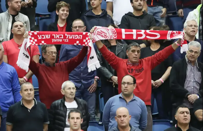 אוהדי הפועל באר שבע (דני מרון) אוהדי הפועל באר שבע (דני מרון)