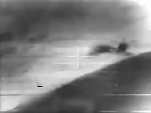 צילומי מסך מסרטון תיעוד מכונאים מוטסים (. , דו"צ) צילומי מסך מסרטון תיעוד מכונאים מוטסים (. , דו"צ)
