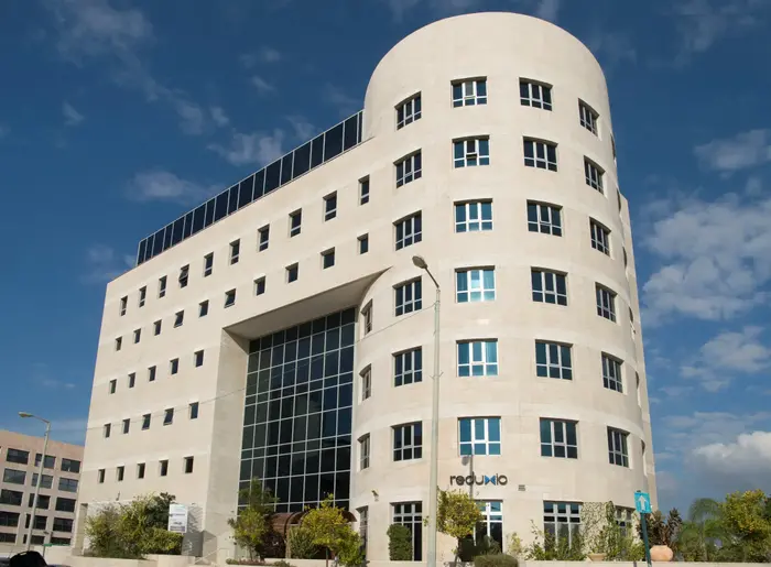 בית גרניט (יח"צ , יוסי זלינגר)