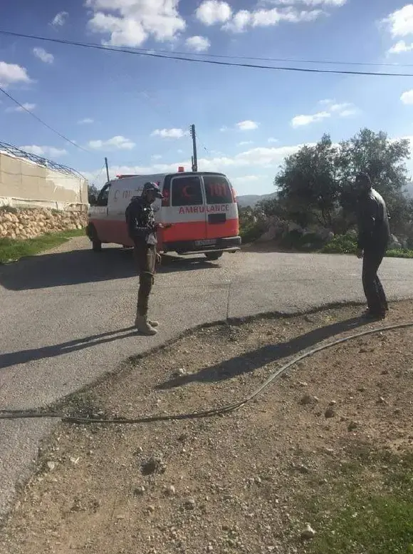 ניסיון דריסה פלסטיני ליד אידנא (צילום מסך) ניסיון דריסה פלסטיני ליד אידנא (צילום מסך)