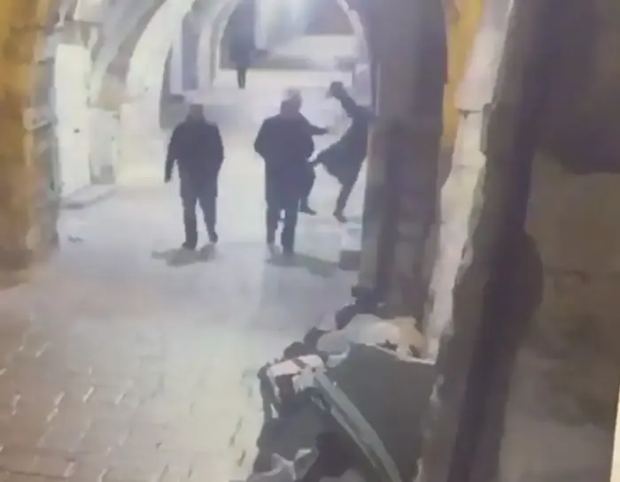 פיגוע הדקירה בעיר העתיקה 13 בדצמבר 2018 (צילום מסך) פיגוע הדקירה בעיר העתיקה 13 בדצמבר 2018 (צילום מסך)