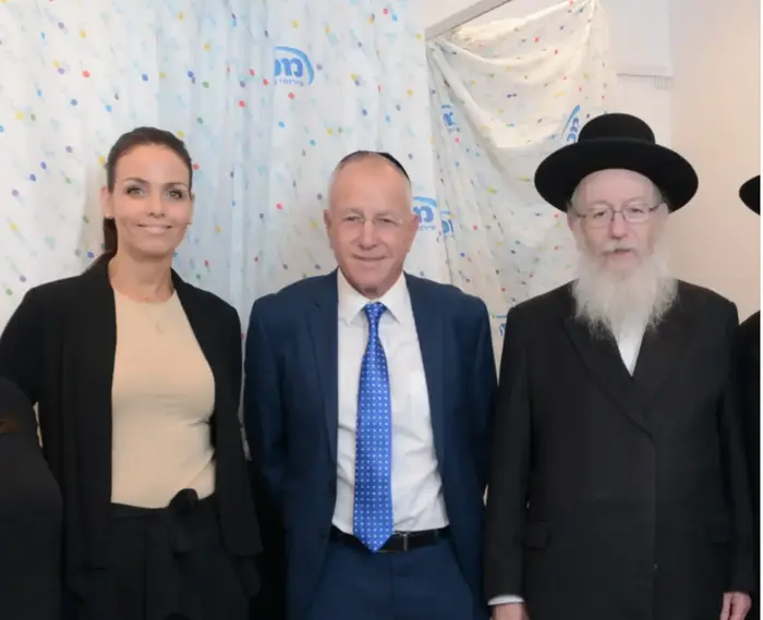 סגן שר הבריאות יעקב ליצמן, מנכ"ל מכבי רן סער וראש מחוז דרום במכבי קרן שכטר אזולאי (יח"צ) סגן שר הבריאות יעקב ליצמן, מנכ"ל מכבי רן סער וראש מחוז דרום במכבי קרן שכטר אזולאי (יח"צ)