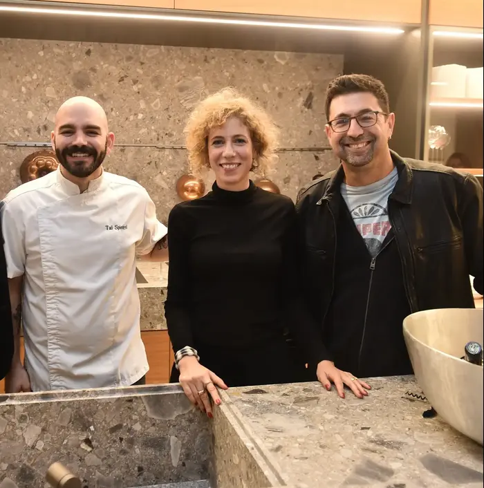 עופר גל, לירון שוורץ, טל שפיגל (יח"צ , ולרי פרושין) עופר גל, לירון שוורץ, טל שפיגל (יח"צ , ולרי פרושין)