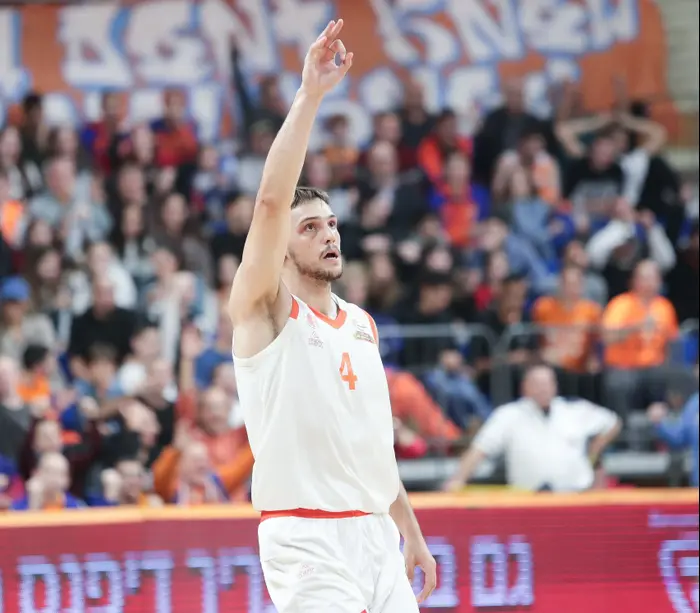 איגור קולשוב שחקן מכבי ראשון לציון (דני מרון) איגור קולשוב שחקן מכבי ראשון לציון (דני מרון)