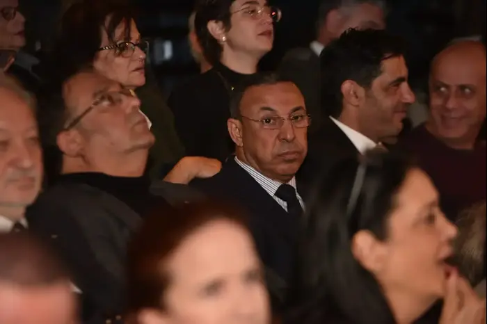 הצבת ארונו של עמוס עוז, תיאטרון צוותא, בתל אביב 31 בצדמבר 2018
(המשלחת הפלסטינית) (ניב אהרונסון) הצבת ארונו של עמוס עוז, תיאטרון צוותא, בתל אביב 31 בצדמבר 2018
(המשלחת הפלסטינית) (ניב אהרונסון)