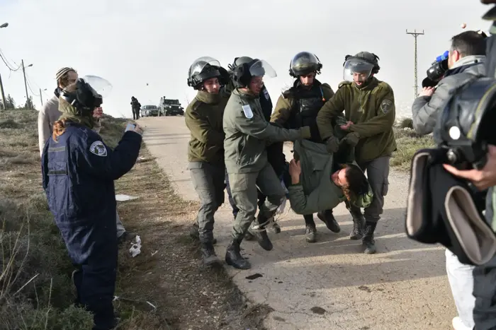 פינוי עמונה 3 בינואר 2019 (ניב אהרונסון) פינוי עמונה 3 בינואר 2019 (ניב אהרונסון)