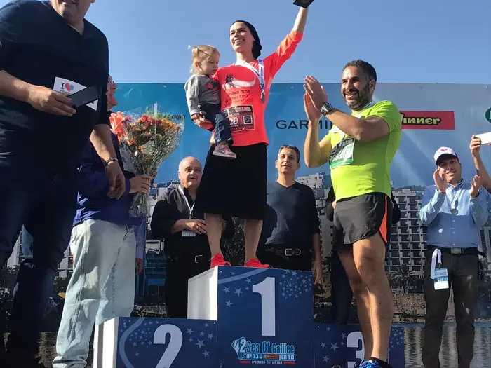 בטי דויטש (אתר רשמי , אילן אוחנה) בטי דויטש (אתר רשמי , אילן אוחנה)