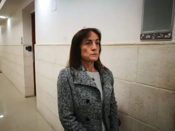 סיגלית בצלאלי, אמא של הילה אשר נהרגה באסון בהר הרצל בדרכה לדיון במחוזי ירושלים בערור העונש שנגזר נגד המהנדס 6 בינואר 2019 (רוני כנפו) סיגלית בצלאלי, אמא של הילה אשר נהרגה באסון בהר הרצל בדרכה לדיון במחוזי ירושלים בערור העונש שנגזר נגד המהנדס 6 בינואר 2019 (רוני כנפו)