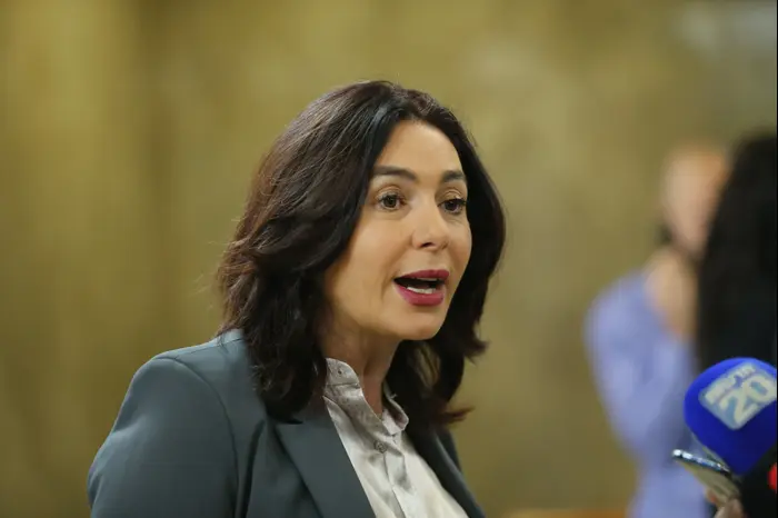 ישיבת ממשלה, 6 בינואר 2019 (אתר רשמי , אלכס קולומויסקי) ישיבת ממשלה, 6 בינואר 2019 (אתר רשמי , אלכס קולומויסקי)