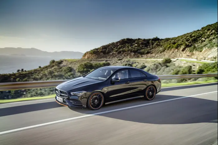 הוצגה מרצדס CLA (אתר יצרן , יצרן) הוצגה מרצדס CLA (אתר יצרן , יצרן)