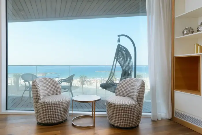 Vacation TLV (יח"צ , Hadrien Daudet) Vacation TLV (יח"צ , Hadrien Daudet)