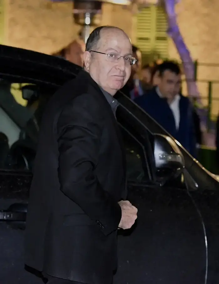 שר הבטחון לשעבר משה יעלון בטקס הפרידה מהרמטכ"ל היוצא גדי איזנקוט בבסיס הקריה, 13 בינואר 2019 (ראובן קסטרו) שר הבטחון לשעבר משה יעלון בטקס הפרידה מהרמטכ"ל היוצא גדי איזנקוט בבסיס הקריה, 13 בינואר 2019 (ראובן קסטרו)