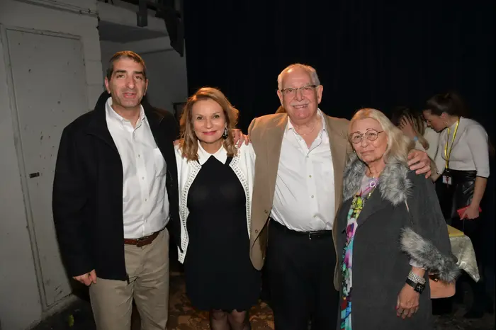 ורדה ובועז דותן, ורד גרינבוים ופרופסור קרייס (אביב חופי) ורדה ובועז דותן, ורד גרינבוים ופרופסור קרייס (אביב חופי)