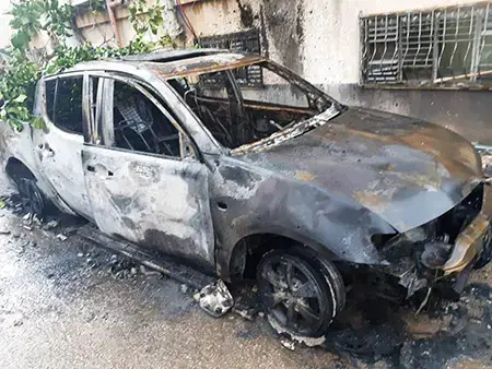 הנזק שנגרם כתוצאה מקטטה בין שתי משפחות בכפר מנדא על רקע תוצאות הבחירות המקומיות שנגררה לאלימות, 28 בינואר 2019 (אתר רשמי , באדיבות panet.co.il) הנזק שנגרם כתוצאה מקטטה בין שתי משפחות בכפר מנדא על רקע תוצאות הבחירות המקומיות שנגררה לאלימות, 28 בינואר 2019 (אתר רשמי , באדיבות panet.co.il)