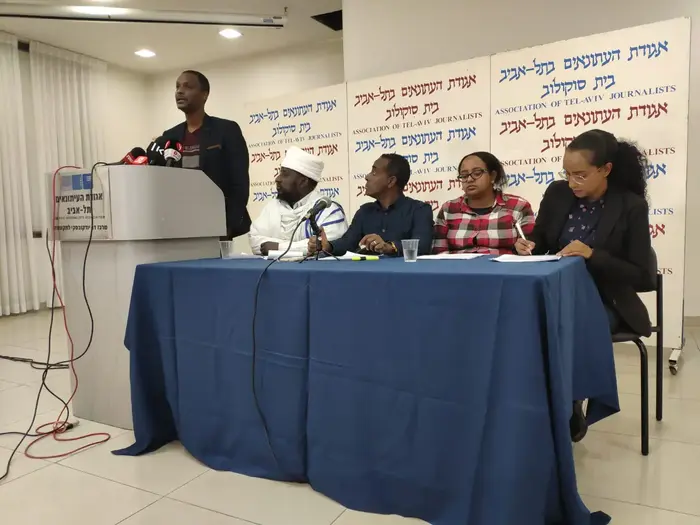 מסיבת העיתונאים לקראת הפגנת יוצאי העדה האתיופית במחאה על הריגתו של יהודה ביאדגה, 29 בינואר 2019 (אבי כהן) מסיבת העיתונאים לקראת הפגנת יוצאי העדה האתיופית במחאה על הריגתו של יהודה ביאדגה, 29 בינואר 2019 (אבי כהן)