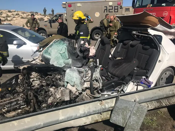 שני צוותי כיבוי פועלים בת.ד. במעורבות שני כלי פרטיים בכביש 60 סמוך לאשתמע,לוחמי האש פועלים כעת לחילוץ לכוד במצב אנוש, 30 בינואר 2019 (אתר רשמי , דוברות כב"ה מחוז יו"ש) שני צוותי כיבוי פועלים בת.ד. במעורבות שני כלי פרטיים בכביש 60 סמוך לאשתמע,לוחמי האש פועלים כעת לחילוץ לכוד במצב אנוש, 30 בינואר 2019 (אתר רשמי , דוברות כב"ה מחוז יו"ש)