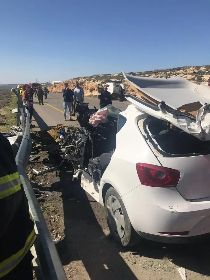 שני צוותי כיבוי פועלים בת.ד. במעורבות שני כלי פרטיים בכביש 60 סמוך לאשתמע,לוחמי האש פועלים כעת לחילוץ לכוד במצב אנוש, 30 בינואר 2019 (אתר רשמי , דוברות כב"ה מחוז יו"ש) שני צוותי כיבוי פועלים בת.ד. במעורבות שני כלי פרטיים בכביש 60 סמוך לאשתמע,לוחמי האש פועלים כעת לחילוץ לכוד במצב אנוש, 30 בינואר 2019 (אתר רשמי , דוברות כב"ה מחוז יו"ש)