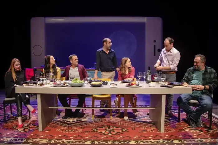זרים מושלמים (יח"צ , ז'ראר אלון) זרים מושלמים (יח"צ , ז'ראר אלון)