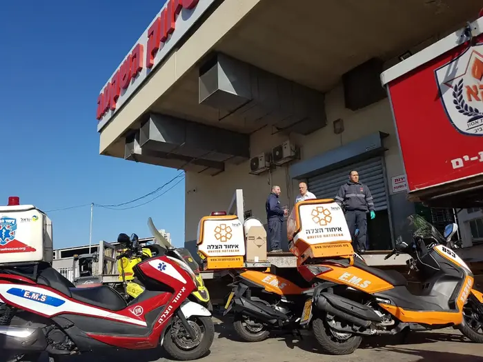 פועל מת בסניף רמי לוי בבת ים (אתר רשמי , איחוד והצלה) פועל מת בסניף רמי לוי בבת ים (אתר רשמי , איחוד והצלה)