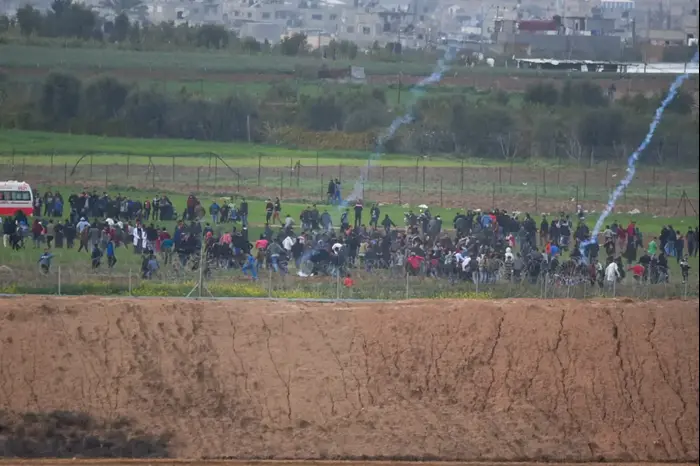מפגינים פלסטינים בגבול עזה, 1 פברואר 2019 (אתר רשמי) מפגינים פלסטינים בגבול עזה, 1 פברואר 2019 (אתר רשמי)
