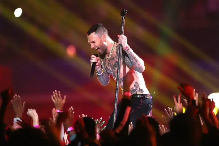 אדם לוין ומארון 5 בסופרבול 2019 (GettyImages)